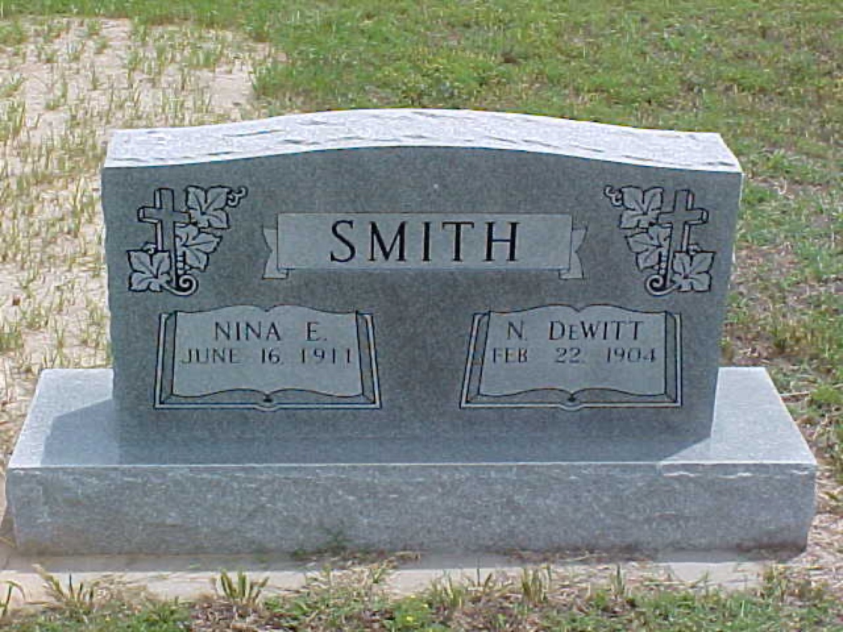 Gravestone of Nina Smith, wife of Nathaniel DeWitt Smith